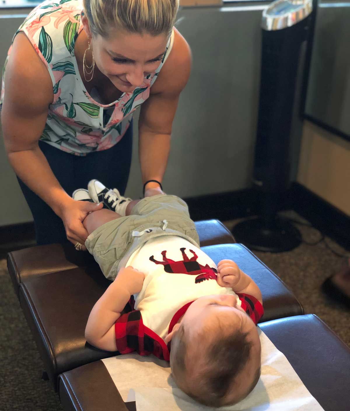 female chiropractor providing pediatric chiropractic care in Libery Hill TX.